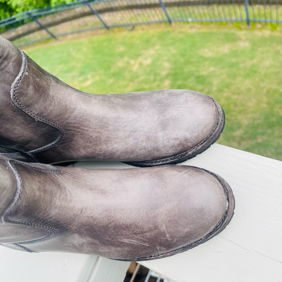 LIKE NEW FRYE Melissa Double Button Lug Distressed Charcoal Leather Riding Boots - Picture 5 of 16